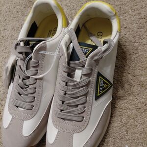 GUESS Men's White and Gray Sneakers